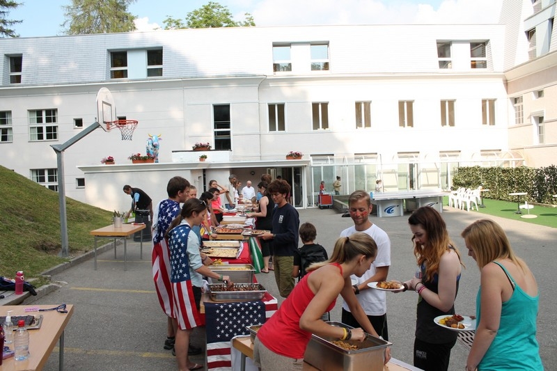 Village Camps International Summer Camp Leysin, Switzerland 2025-08-09 https://www.villagecamps.com/journals_admin/images/686-19-intlnight (22).jpg